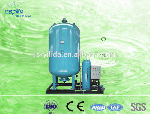 Vacuum membrane degasifying device water refilling device