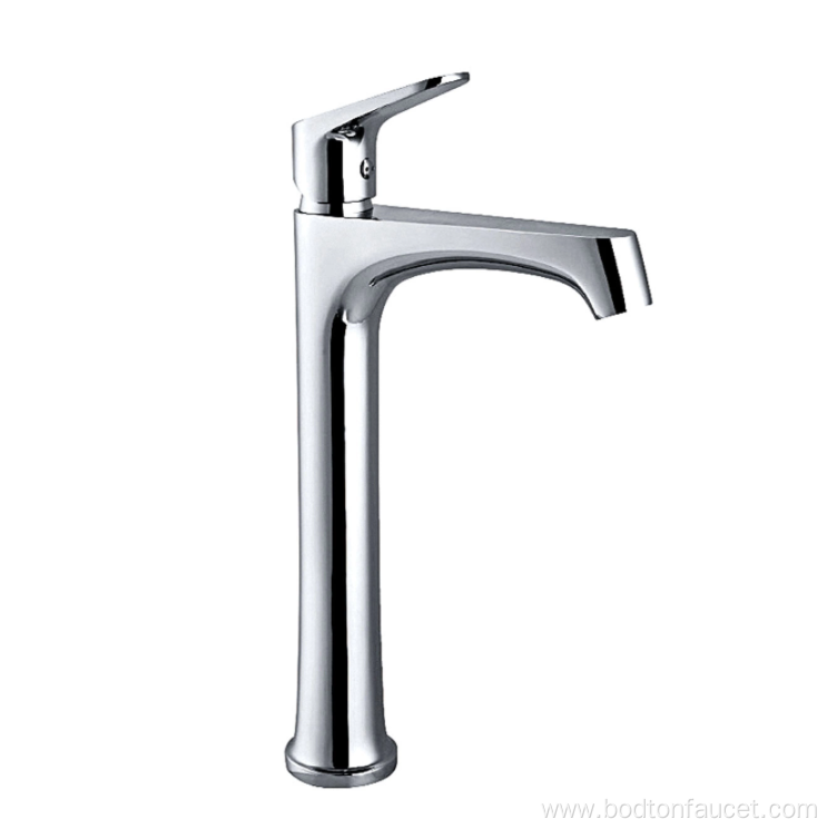 Classic brass single hole basin faucet