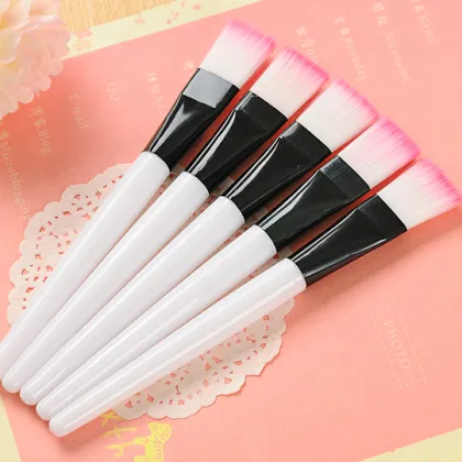 Cheapest Beauty Tools: Plastic Handle Makeup Brushes & Facial Masks