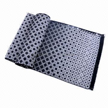 100% Nylon Men's Scarf in Classic Design
