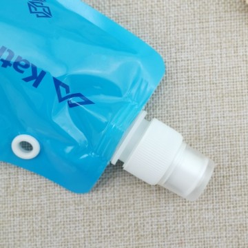 Kundenspezifische wiederverwendbare flaschenförmige Stehtasche aus Kunststoff