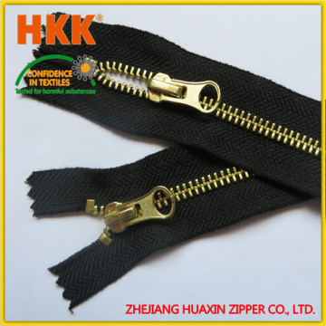 Flame retardant zipper