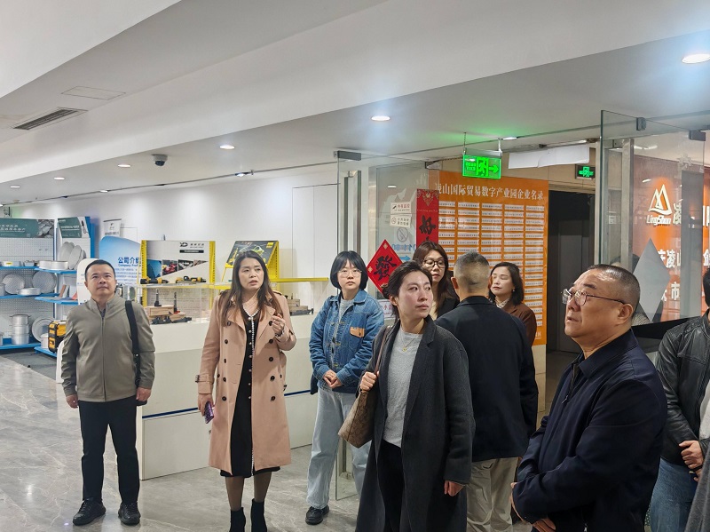 Ruislife Tire Co., Ltd. was invited to participate in the exchange meeting between the Dadukou International Chamber of Commerce and the International Business School of Sichuan International Studies University