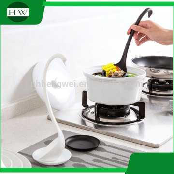 Kitchen accessories creative multipurpose plastic tableware cooking long handle swan soup spoon ladle stand with tray