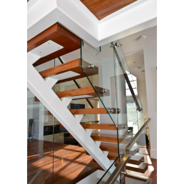 سلالم خشبية داخلية مصنوعة من خشب أحادي سترينجر