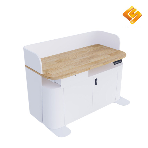 Okulun çelik ve ahşap podyum