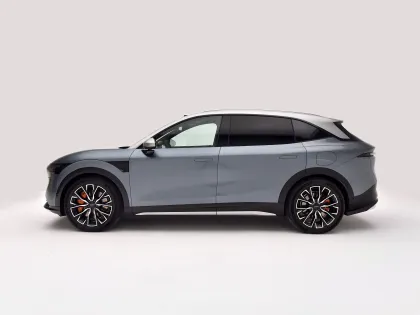 Zeekr 7x 2024 Electric SUV: High Speed 4WD New Energy Vehicle