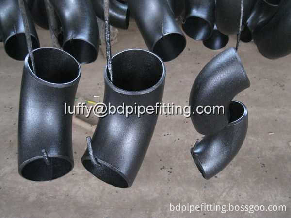 Alloy pipe fitting (370)