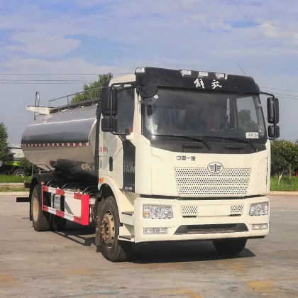 Jiefang Milk Tanker Designed for Fresh Milk Handling