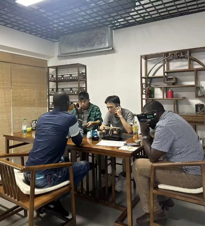 The Burkina Faso delegation visited Xinxuanyao Automobile and reached an annual cooperation in 2025