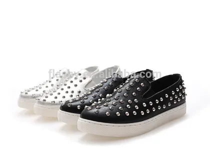 Wholesale women slip on loafer shoes flat casual shoes with rivet