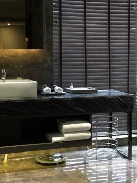 Wooden Grain Venetian Blinds Black