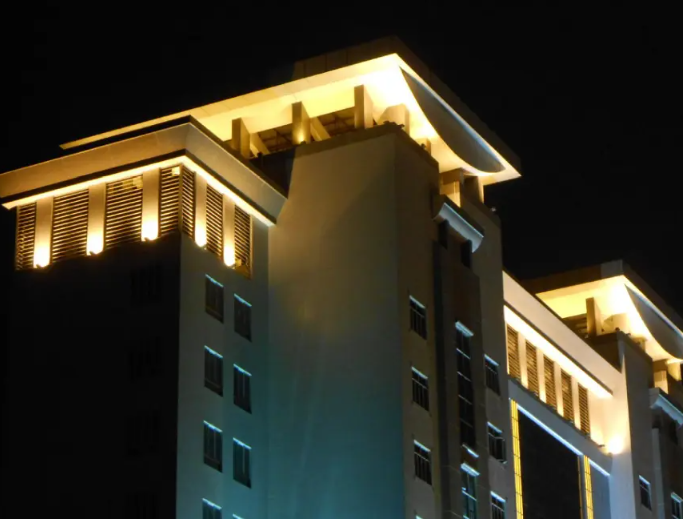 Precautions for installation of floodlights: