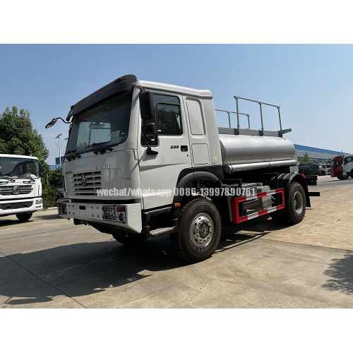 Sinotruck 4x4 lubricantes fuera de carretera vehículo de entrega de aceite/combustible