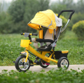 Tricicli forti di bambino con colori diversi