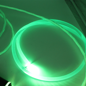 Bên cạnh chất lỏng không thấm nước đầy màu sắc với áo khoác PVC rõ ràng