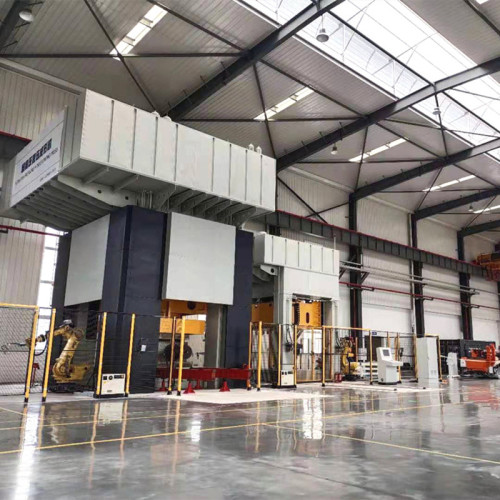 Internal high pressure forming hydraulic press and production line