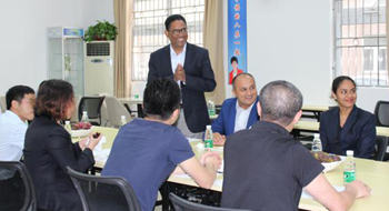 Director Kevin Accompanied Overseas Customers To Visit The Headquarter Of Intelligent Electronic Industry Alliance PCB Circuit Board Director Kevin Accompanied Overseas Customers To Visit The Headquarter Of Intelligent Electronic Industry Alliance PCB Circuit Board