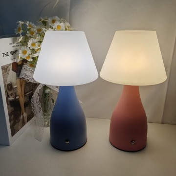 Lampe de table rechargeable de style crème nordique