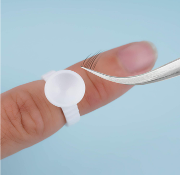 Hurtowe obrony 100pcs jednorazowe plastikowe pierścienie kleju rzęs, pigmenty tatuażu, kubki i narzędzia do przedłużania rzęs