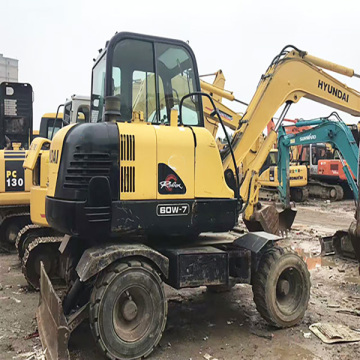 Used Hyundai 60 6-ton Wheel Excavator in Good Condition