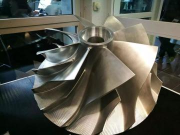 pendesak titanium dengan 5 paksi mesin CNC untuk enjin
