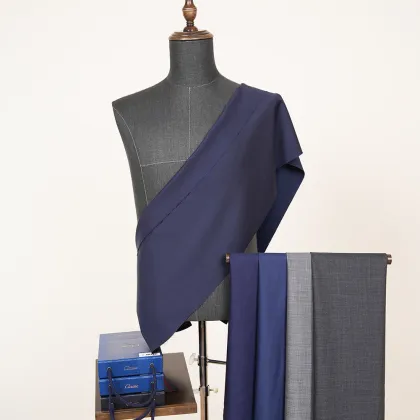 100% Wool Gorgeous Stock Worsted Merino Wool Fabric for Luxury Italian Suiting Fashion Clothing