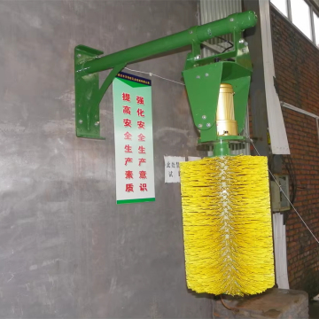 Comfortable Swinging Cow Body Brush for Farm Dung and Massage