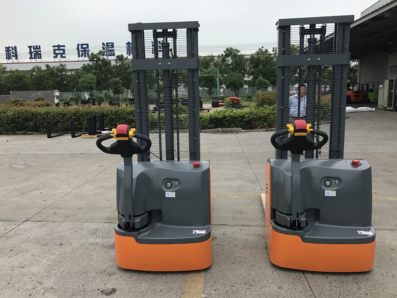 1.5T Electric Stacker