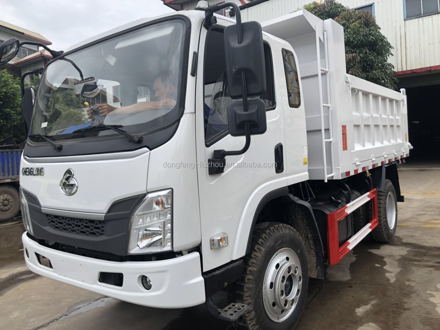 Hot selling best quality dongfeng mini dumping truck 4 wheel dump truck