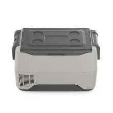 Grande geladeira cinza para resfriamento eficiente