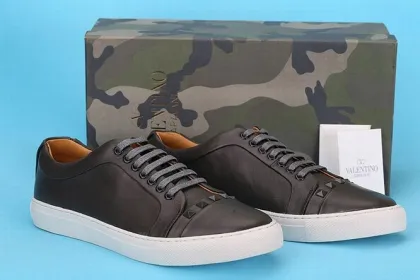 Fashion Valentino shoes, high quality cheap Valentino sneakers, Valentino men's fashion casual outdoor shoes walking shoes
