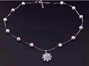 New Pearl pendant necklace