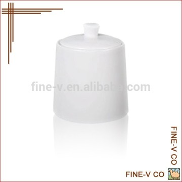 Ceramic sauce pot