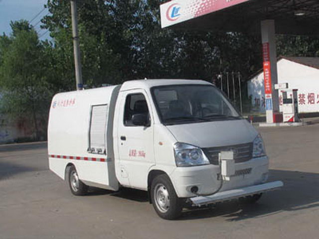 Jiefang Gasoline Small 3CBM Street Washing Vehicle