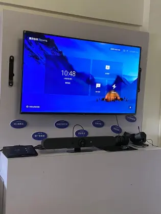 Logitech Rally Bar Mini CC4500e - 4K UHD Video Conference Camera for Small Rooms