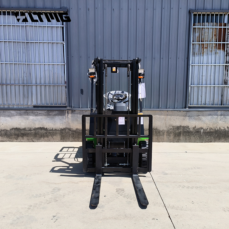 Mini Three Stages Mast 1.5Ton-2Ton Four Wheel Electric Forklift with Lithium Li-On Battery