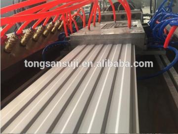 Plastik -PVC -Dachherstellung Extrudermaschine