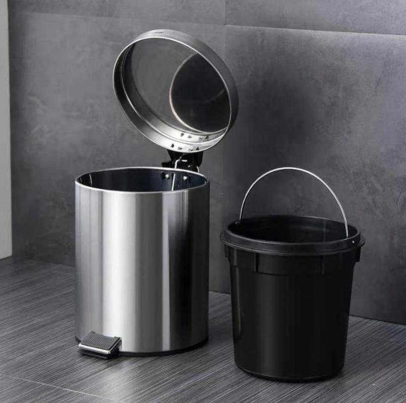 Pedal stainless steel trash can