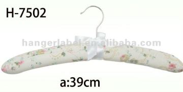 fabric baby hangers,satin baby hanger,fabric hanger for baby
