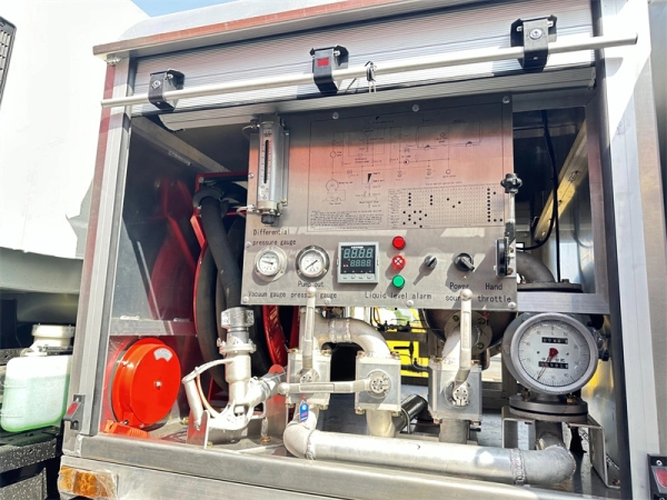 Aircraft refueling truck Sale