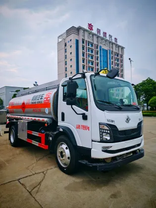 Dongfang Liuqi 10.2m ³ oil tanker truck
