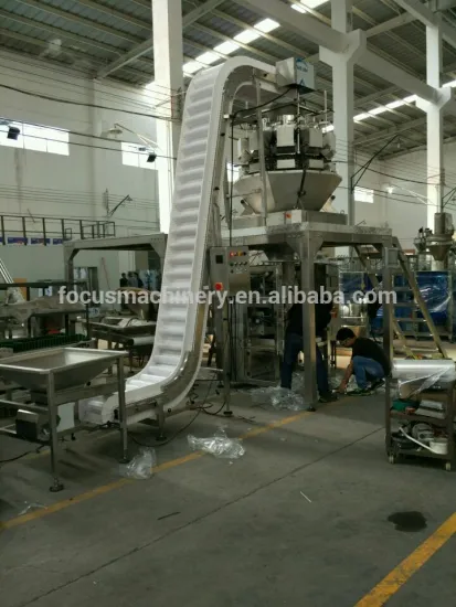 food grade inclined belt conveyor for packaging system with working platform and finished product conveyor