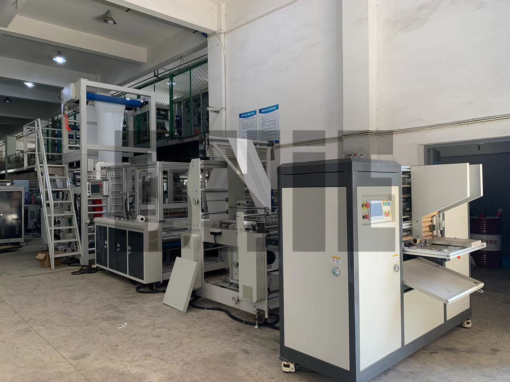 Roll Insert Bag Machine Roll To Bag Liner Inserting And Hemming Machine: Sealing Roll Trash Bag ...