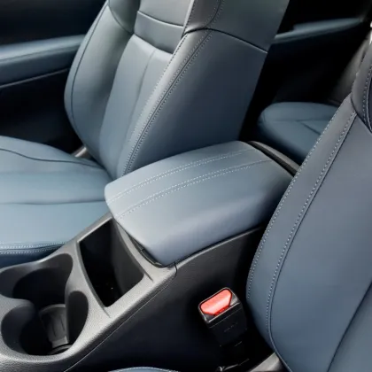 Nissan Qashqai 2.0L Manual Fuel-Efficient SUV LHD with Rearview Camera