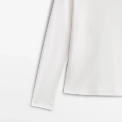 Women's casual and comfortable skin friendly base long sleeved T-shirt