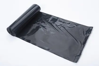 Garbage Bag with Star Sealed Bottom on Roll