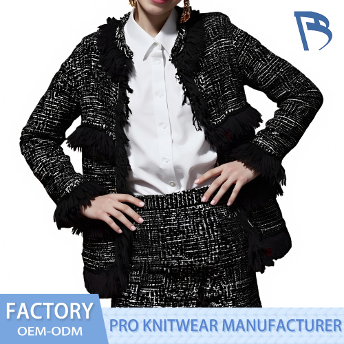 Blaus kolej rajutan berjalur bergelombang