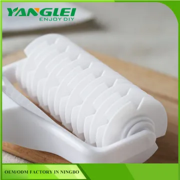 Kitchen Craft Hand Held Lattice Pastry Cutter Roller