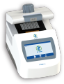 DNA polimerasi nella macchina PCR per laboratorio